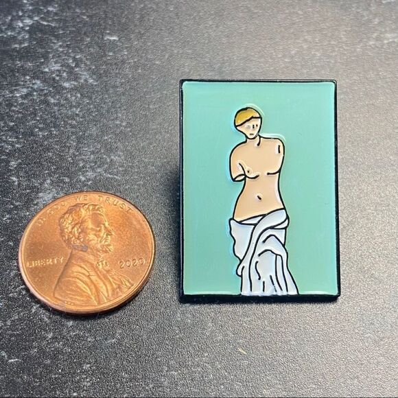 Venus Statue Enamel Pin/ Brooch Lapel - Picture 3 of 6